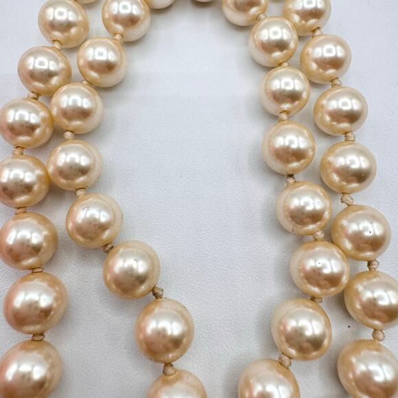 Vintage Ivory Glass Pearl Hand Knotted Necklace Box Clasp Wedding Bridal 18” - Picture 4 of 12